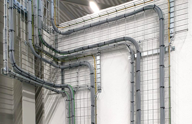 Foto Kabelverlegung Gittersystem