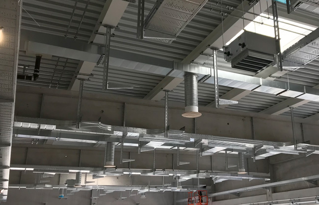 Foto Kabelverlegung Weitspannsystem Kabeltrasse